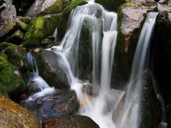 Wasserfall — Stockfoto