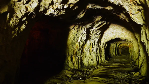 Antigo túnel mineiro — Fotografia de Stock