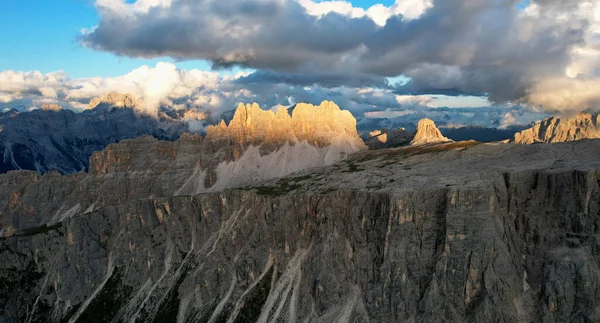 Picos Montaña Atardecer Los Dolomitas Italianos — Foto de Stock