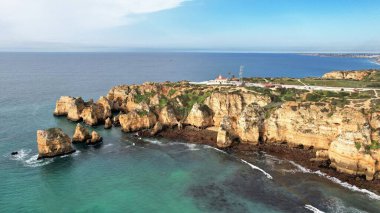 Portekiz Algarve 'nin inanılmaz deniz kıyıları. Dünya gezegeninin soyut görüntüsü..