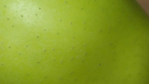 Zielona Skórka Jabłka Zbliżenie Szczegółowa Tekstura Jabłka — Wideo stockowe