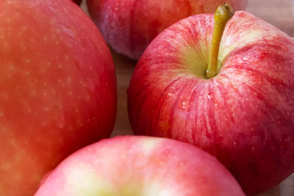 Makroaufnahme Reifer Roter Äpfel Der Gala Und Ligolsorten Apple Hautnah — Stockfoto