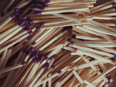 Bir sürü kibrit, yakın çekim..