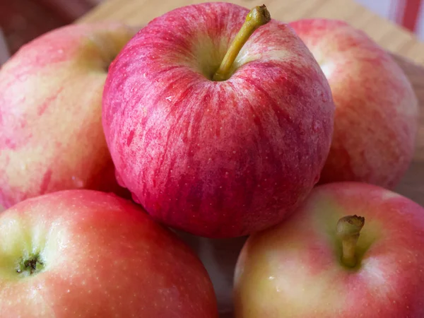 Mehrere Äpfel Der Ligol Und Gala Sorten Eine Nahaufnahme — Stockfoto