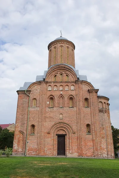 Middeleeuwse Bakstenen Kerk Oekraïense Stad Chernihiv Middeleeuwse Architectuur Kerk Een — Stockfoto