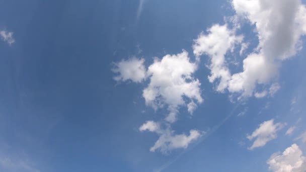 White Clouds Blue Sky Video Timelapse Clear Warm Day Sky — Stock videók