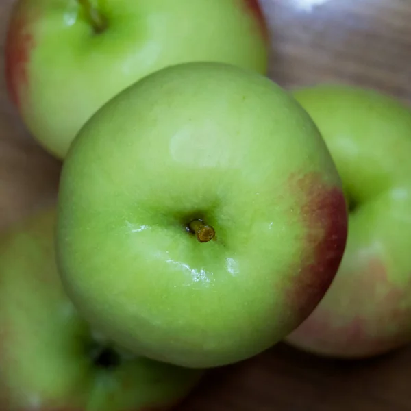 Few Red Sided Apples Close Shot Juicy Fruits — Stockfoto