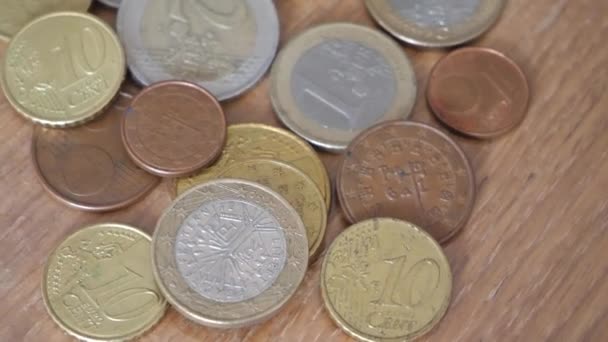 Variety Metal Coins European Union Rotating Wooden Surface European Coins — Vídeos de Stock