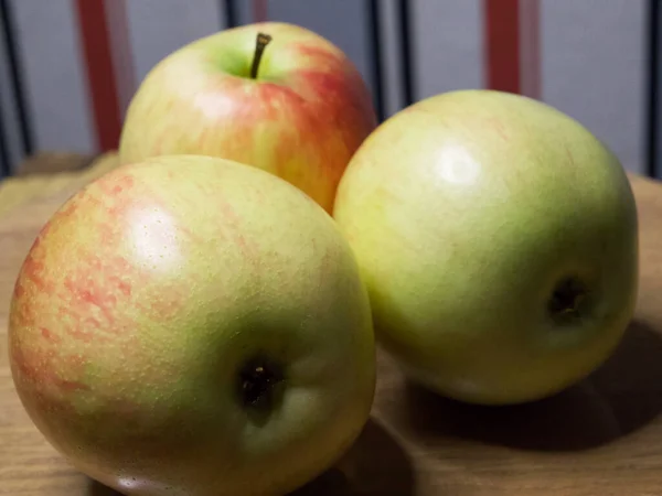 Trois Pommes Mûres Gala Gros Plan Fruits Macro Photos — Photo