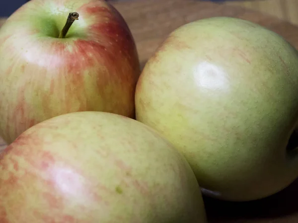 Three Ripe Gala Apples Close Shot Fruits Macro Photos — Stockfoto