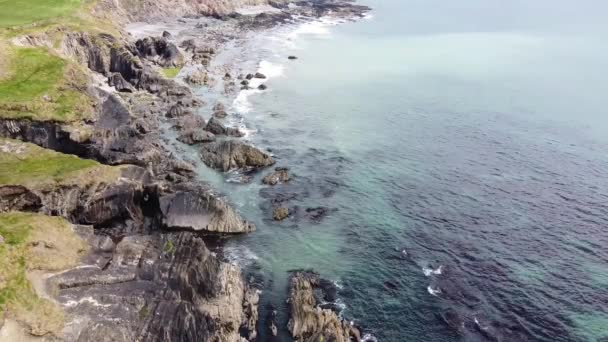 Hermoso Paisaje Marino Costa Rocosa Del Mar Céltico Amplio Espacio — Vídeo de stock