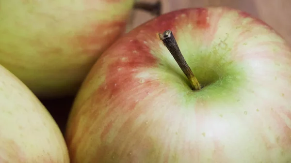 Ein Paar Reife Äpfel Eine Nahaufnahme Makrofoto Der Früchte — Stockfoto