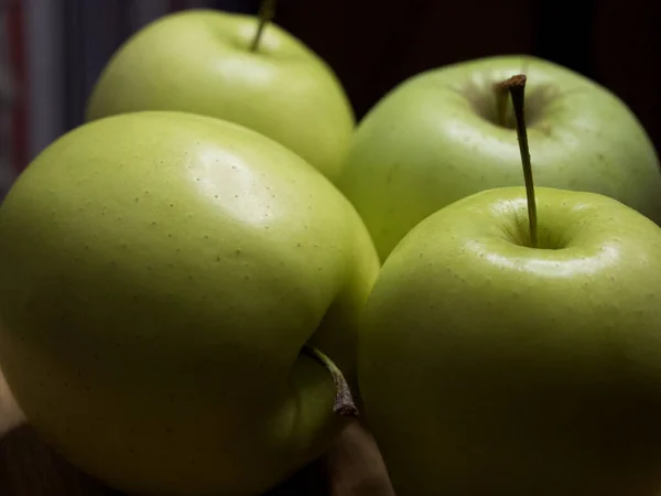 Four Large Apples Close Fruit Wooden Surface — Stockfoto