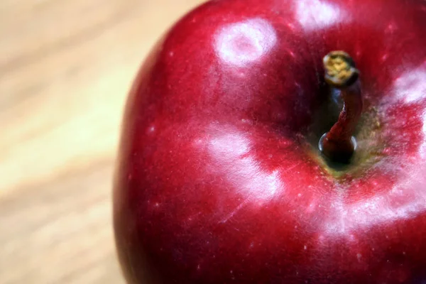 Ein Großer Roter Apfel Makroaufnahme Eines Apfels Der Sorte Red — Stockfoto