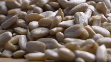 Ayçiçeği tohumlarının dönüşü (arkaplan). Son derece detaylı makro