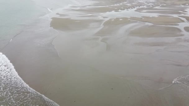 Wet Coastal Sand Aerial View Tidal Waves Sandy Beach Beautiful — Wideo stockowe