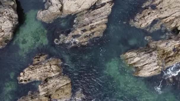 Belas Águas Oceano Atlântico Paisagem Marinha Uma Altura Pequenas Ondas — Vídeo de Stock