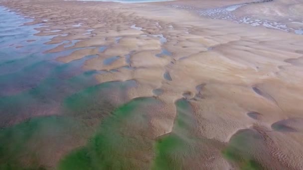 Приливные Равнины Атлантического Океана Мокрый Пляжный Песок Вид Сверху Морской — стоковое видео