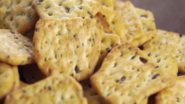 Cracker Semi Lino Croccanti Salati Rotazione Macro — Video Stock