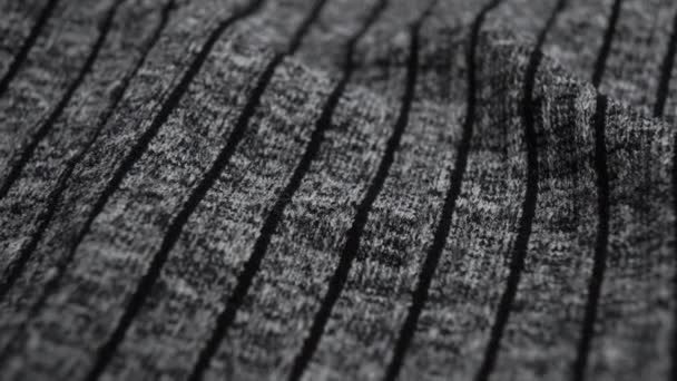 Черная Ткань Текстуры Полосатым Узором Смятая Морщинистая Синтетическая Поверхность Макро — стоковое видео