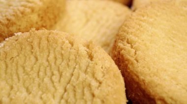 Pişmiş kurabiye dokusu. Taze bisküviler. Makro. Yavaş döndürme