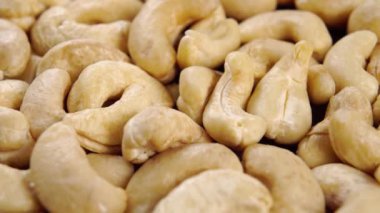 Ceviz çekirdeği. Çiğ organik tohumlar. Makro. Döndürme