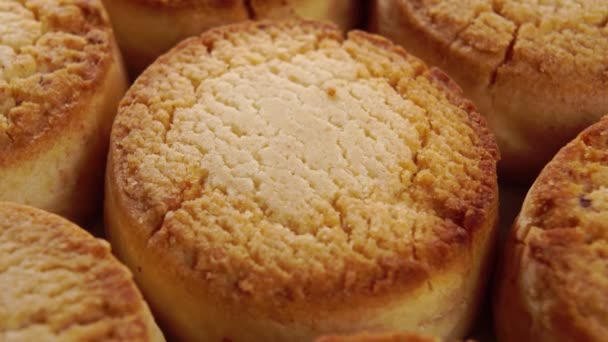 Typical Spanish Polvorones Traditional Shortbread Cookies Spain Macro Rotation — Vídeo de Stock