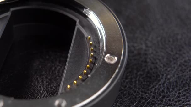 Lens Verlengbajonet Met Metalen Contacten Een Macro Rotatie Bevestigingsadapter Zwart — Stockvideo