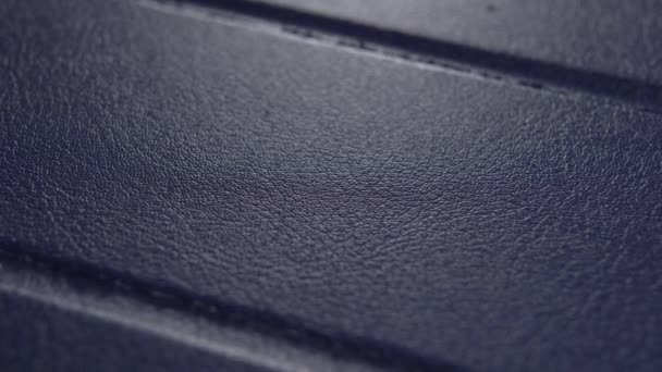 Textur Aus Blauem Leder Tablettenetui Texturierte Deckfläche Mit Streifen Makro — Stockvideo