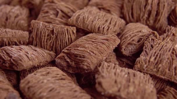 Almofadas Chocolate Crocantes Cereais Flocos Cacau Rápidos Nutritivos Macro Shot — Vídeo de Stock