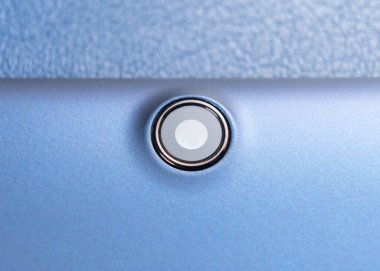 Mobil dijital elektronik cihazın arkasındaki tablet kamera. Yakın plan. Uzayı kopyala Makro çekim