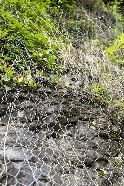 Protective Metal Mesh Covers Rocks Rockfall Metallic Net Protects Road — Foto de Stock