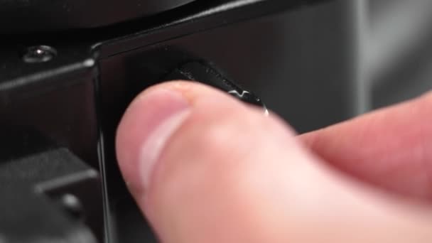 Ajuste Regulación Potencia Girando Botón Negro Electrodoméstico Con Primer Plano — Vídeo de stock