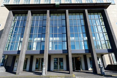 Köln, Almanya, Mart, 03 2022: Kolonya Üniversitesi 'nin ana girişi