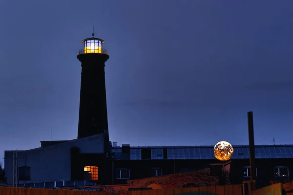 Farol Colônia Hélio Brilha Nas Cores Ucraniana Como Expressão Solidariedade — Fotografia de Stock