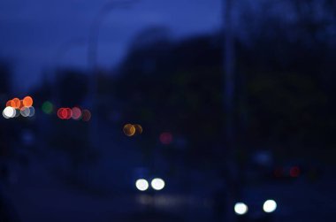 Renkli trafik ışıklarının odaklanmış görüntüsü