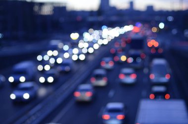 Renkli trafik ışıklarının odaklanmış görüntüsü