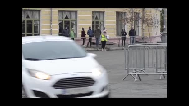 Car Racing Postal Square Kyiv — Stock video