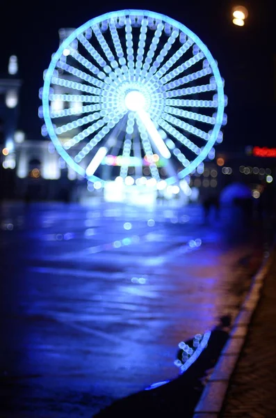 Plan Non Concentré Roue Ferris Illuminé Dans Scène Rue — Photo