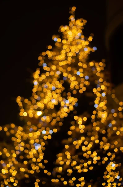 Defocused Night Shot Bokeh Lights Illuminated Christmas Tree — Zdjęcie stockowe