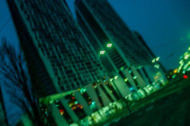 Gün batımında bulanık ışıkların soyut bulanık arkaplanı