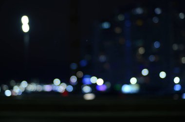 Gün batımında bulanık ışıkların soyut bulanık arkaplanı