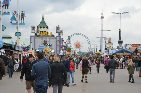 Munich Germany September People Celebrating Oktoberfest Munich Germany September 2017 — Stock Photo, Image