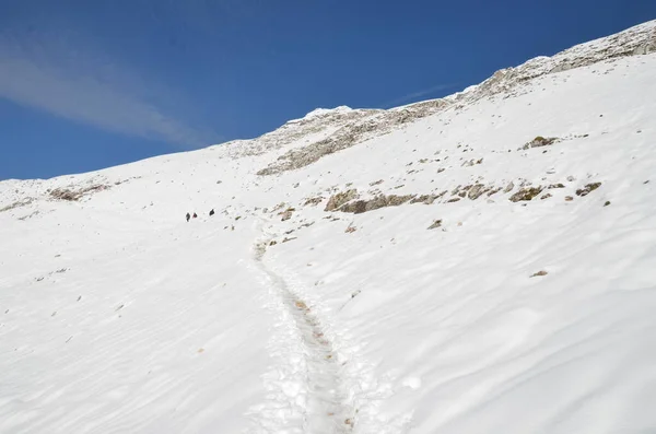 Paisaje Con Montañas Cubiertas Nieve — Foto de Stock