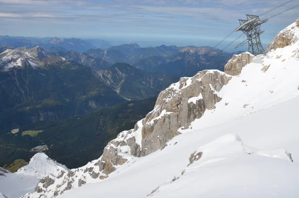 雪に覆われた山の風景 — ストック写真