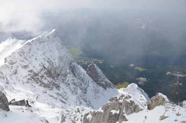 Paisagem Com Montanhas Cobertas Neve — Fotografia de Stock