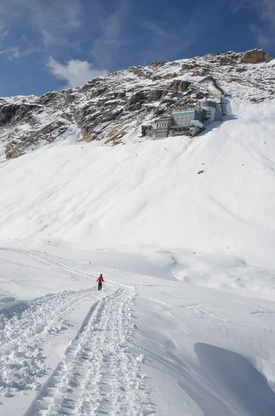 Paisaje Con Montañas Cubiertas Nieve — Foto de Stock