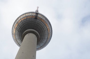 Berlin, Almanya 'daki Alexanderplatz' da bulunan TV kulesi.