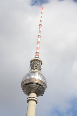 Berlin, Almanya 'daki Alexanderplatz' da bulunan TV kulesi.