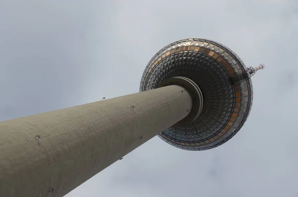 位于德国柏林Alexanderplatz的电视塔 — 图库照片